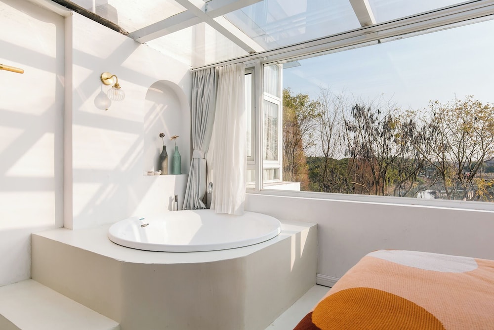 Shanghai Ruochu Designer Guesthouse-Near Shanghai Pudong Airport & Disneyland