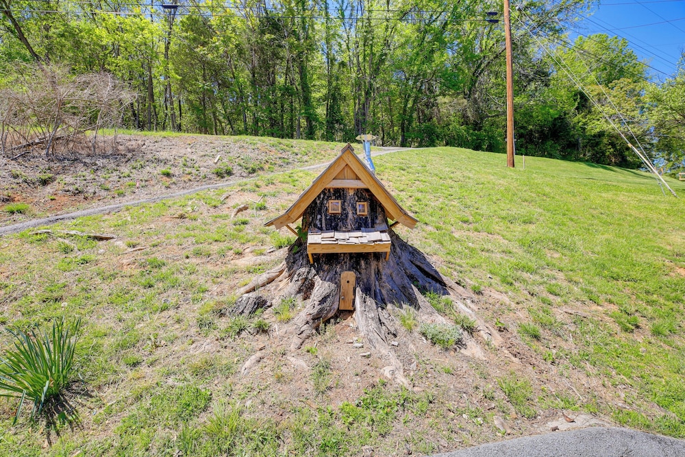 Kingsport 'boone Lake Hideaway' w/ Deck & Views!