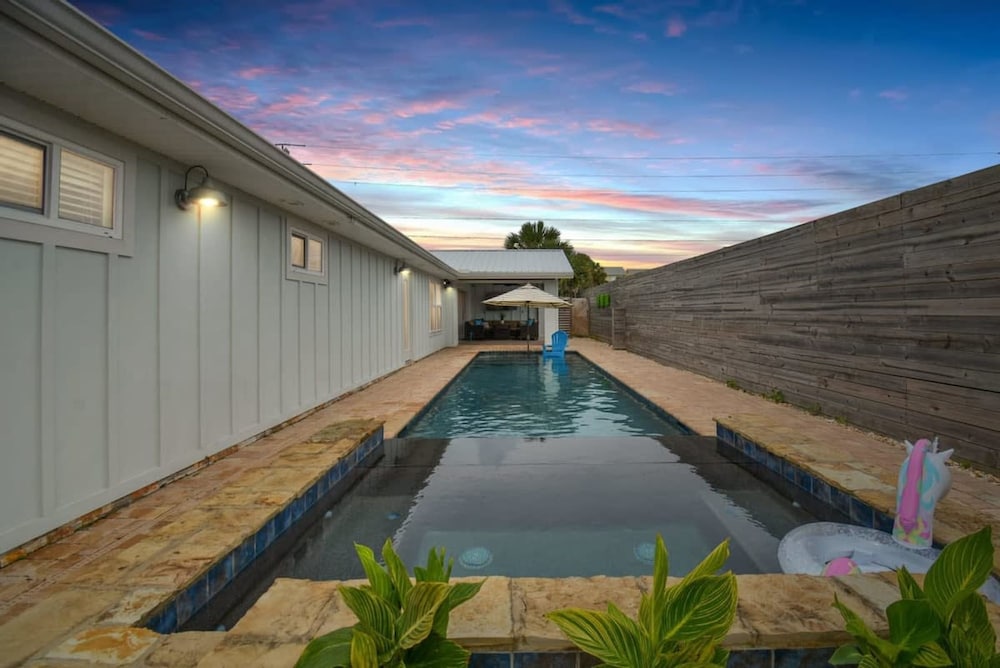 100 Steps to Beach Pool Hot Tub BBQ Playground