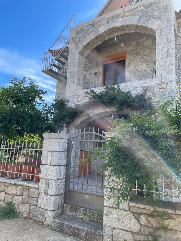 Stara Stone House Tranquil Garden Dazzling View