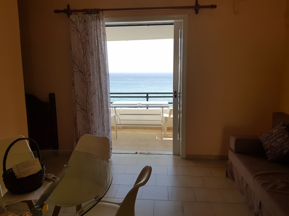 Menigos A2no.87 Seaview 2 Bedroom view 3