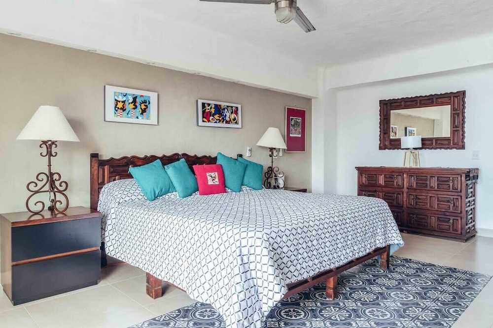 Ocean View 2Br Condo-balcony-beach-pool - 214