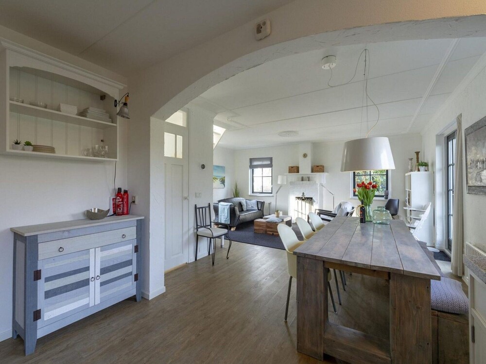 Villa w/ Electric Charging & Parking