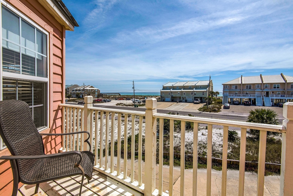 Pelican Point 2 Bedroom Townhouse by RedAwning