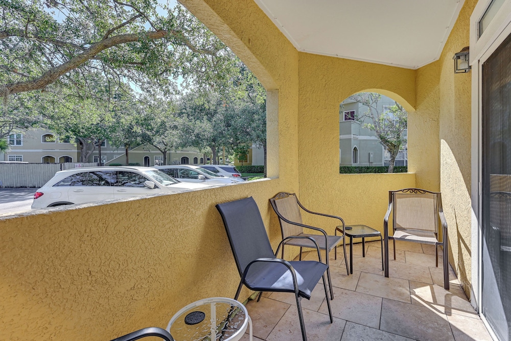 Saltwater Pool + 4 Mi to Beach: Clearwater Condo!