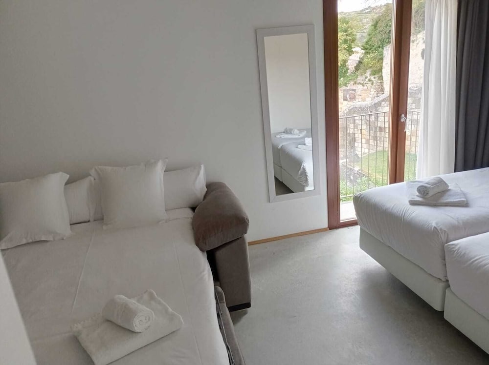 Hotel IRAIPE Estella Rooms