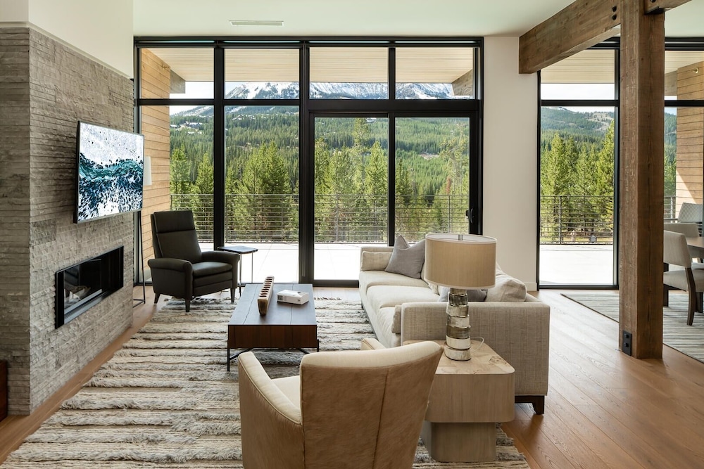 Big Sky Lake Lodge