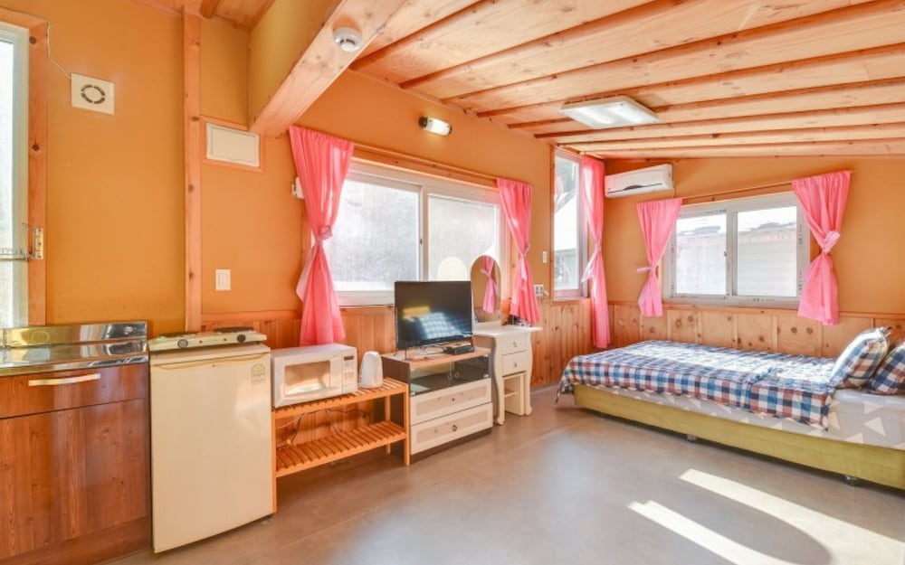Yecheon Mulmalgeun Sangol Pension view 4