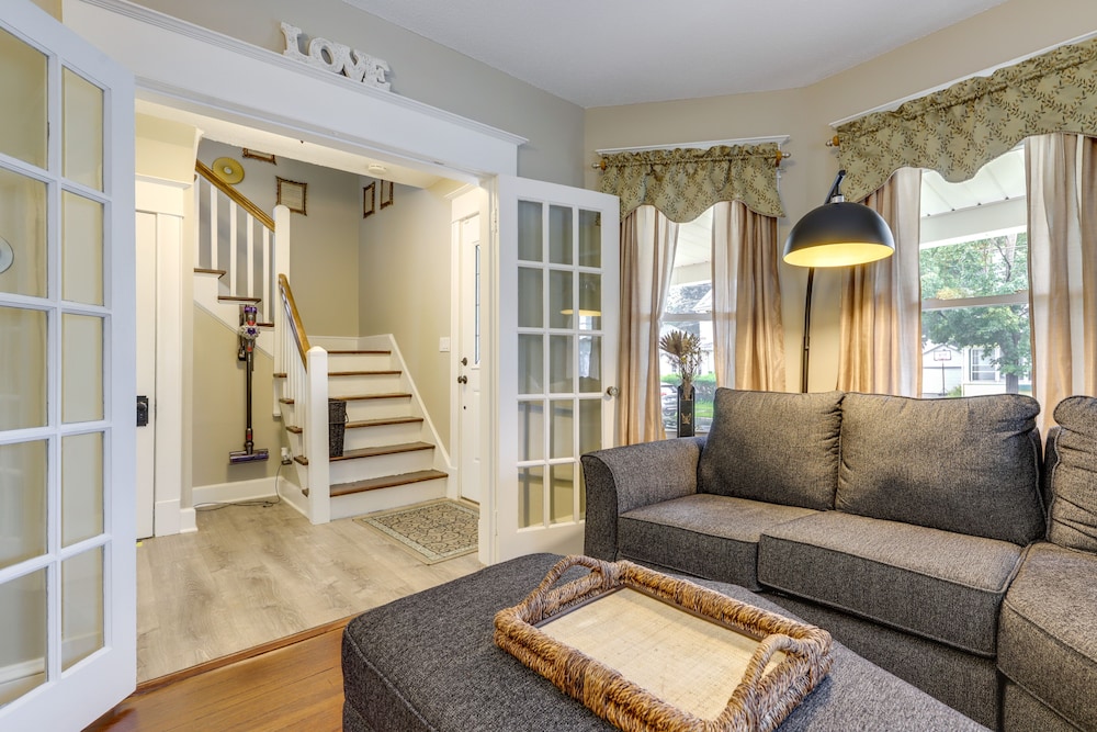 Cozy Springfield Vacation Rental Near Downtown