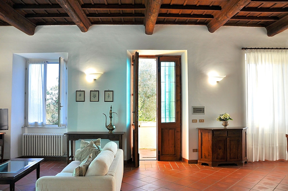 Villa Montecasciano - 8 Sleeps Private Garden