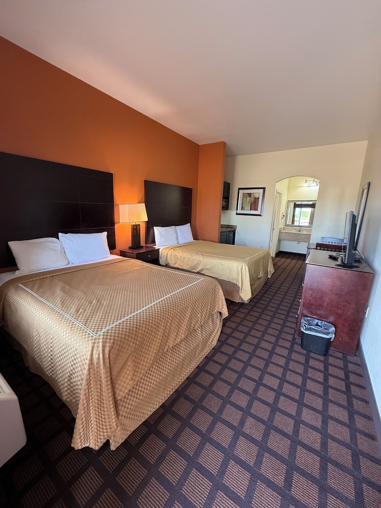 Executive Inn & Suites view 3
