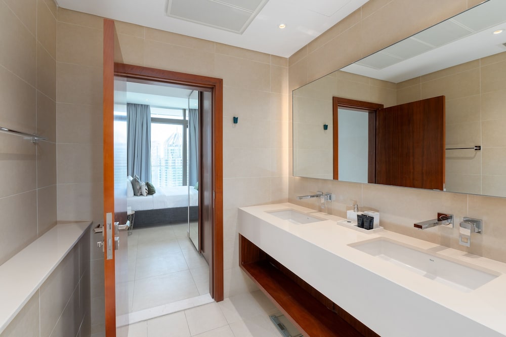 Sleek 1BR at Dubai Marina w Balcony