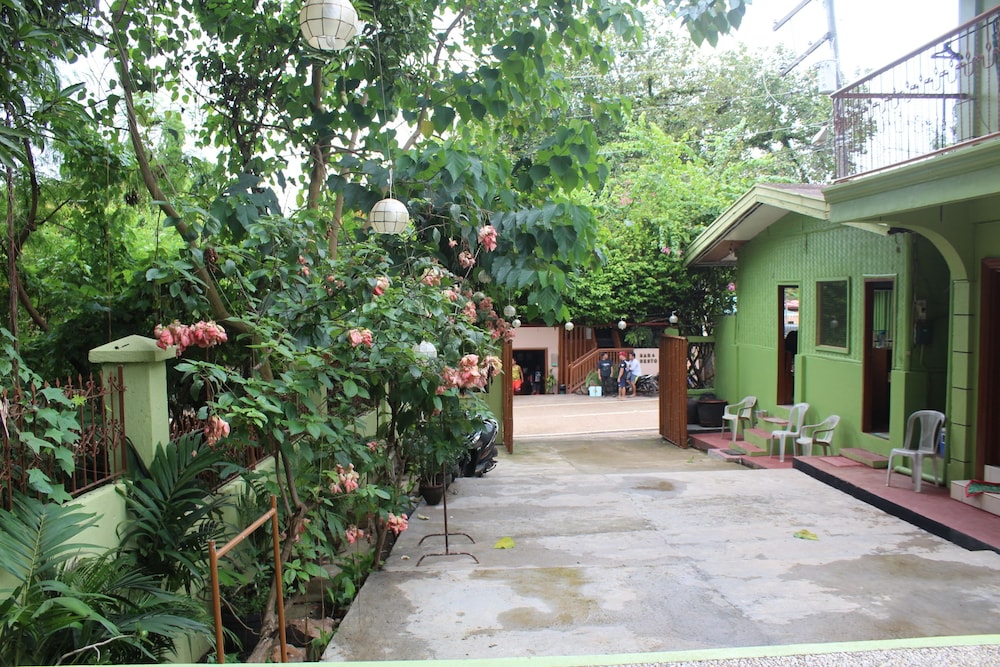 Coron Village Lodge