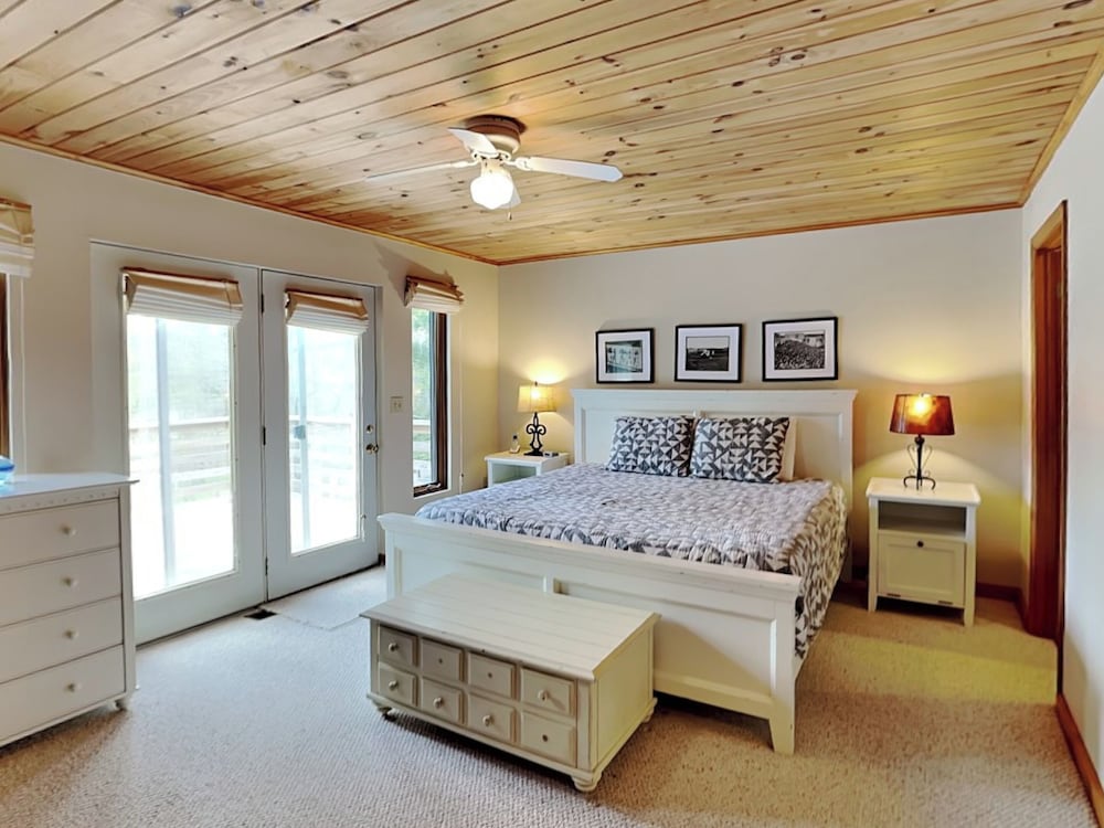 Lil' Cove in Paradise by Taylor Made Deep Creek