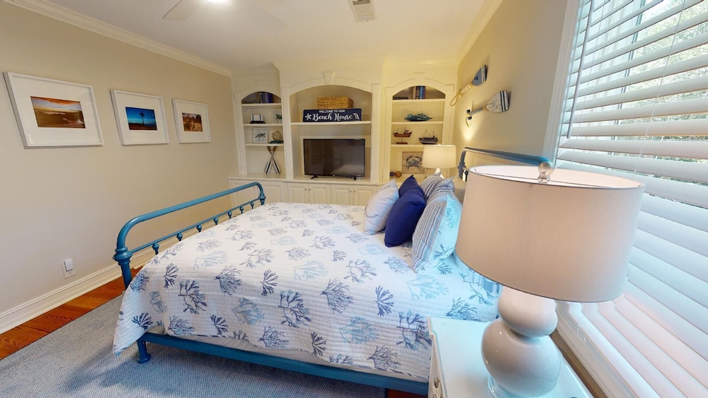 The Pelican House by Tybee Vacation Rentals