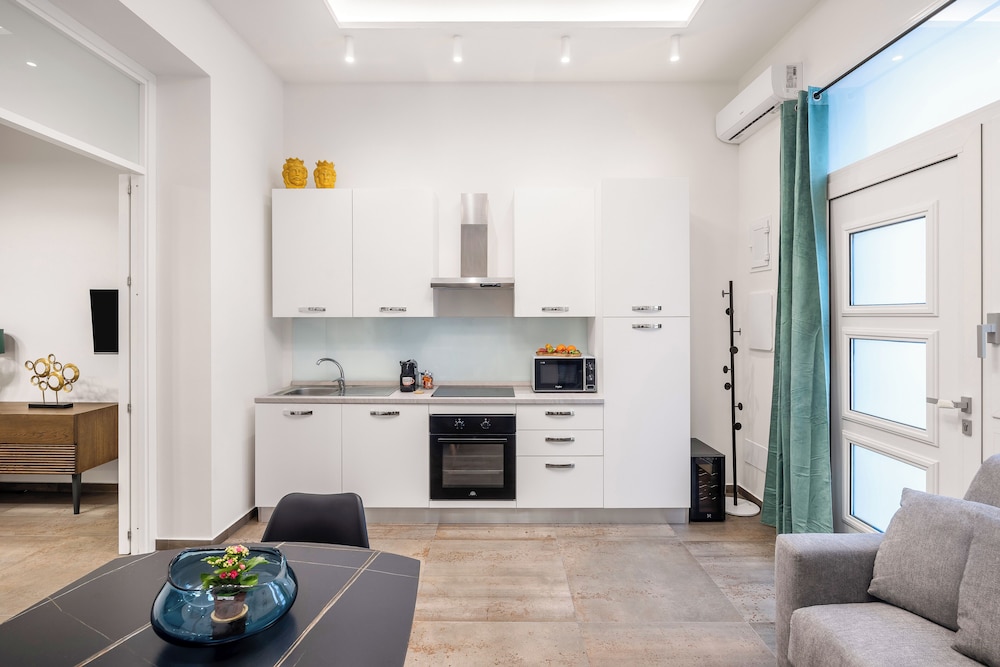Casta Diva Fervore Apartments