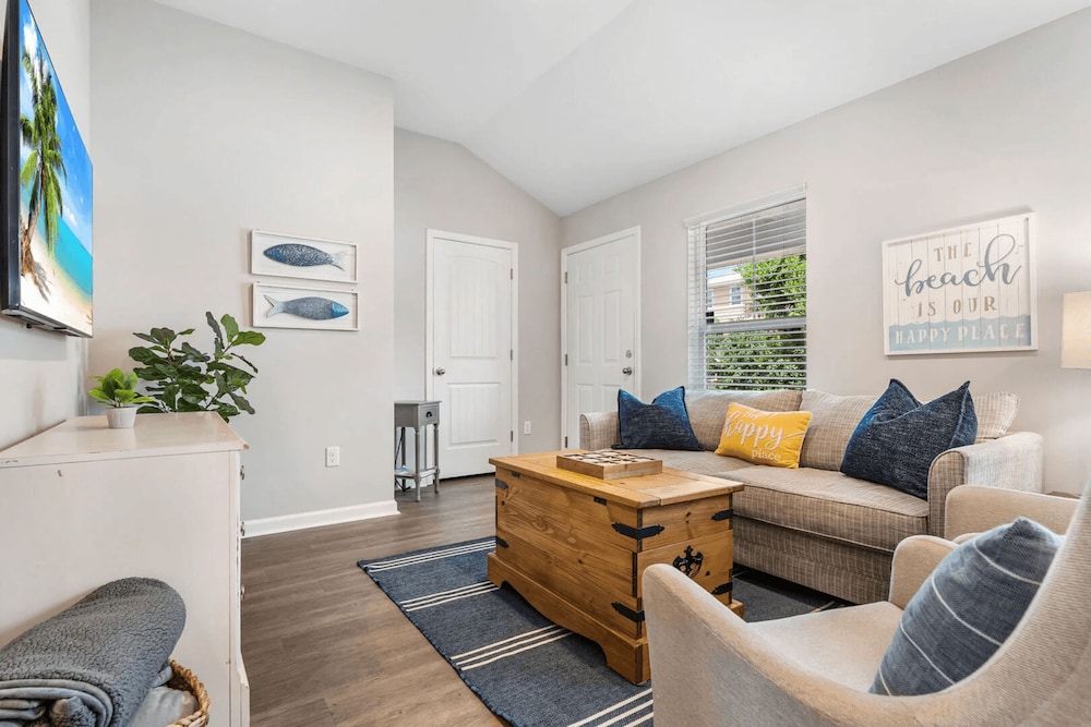 Ocean Oasis by Avantstay Block to Beach West PCB Pet-friendly