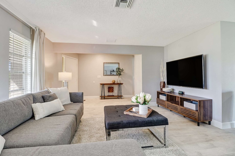 1201 SE 32nd Ter view 5
