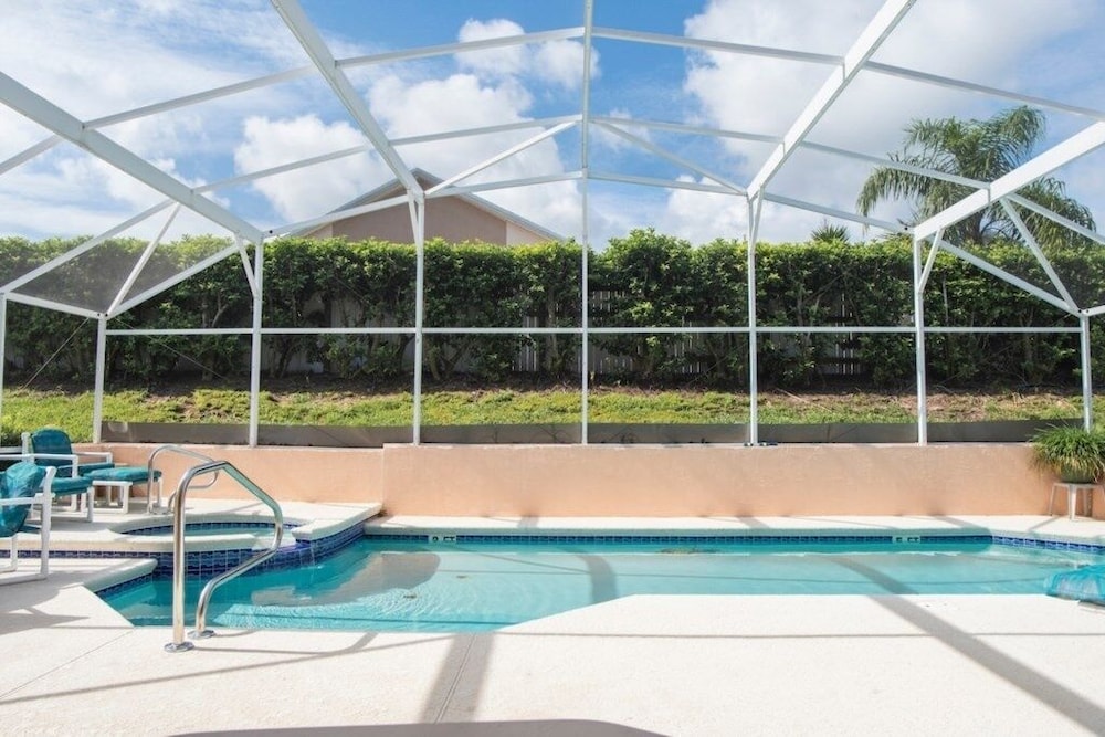 Super Mario Hideaway - Pool, Spa, Game Room Fun! 4 Bedroom Villa
