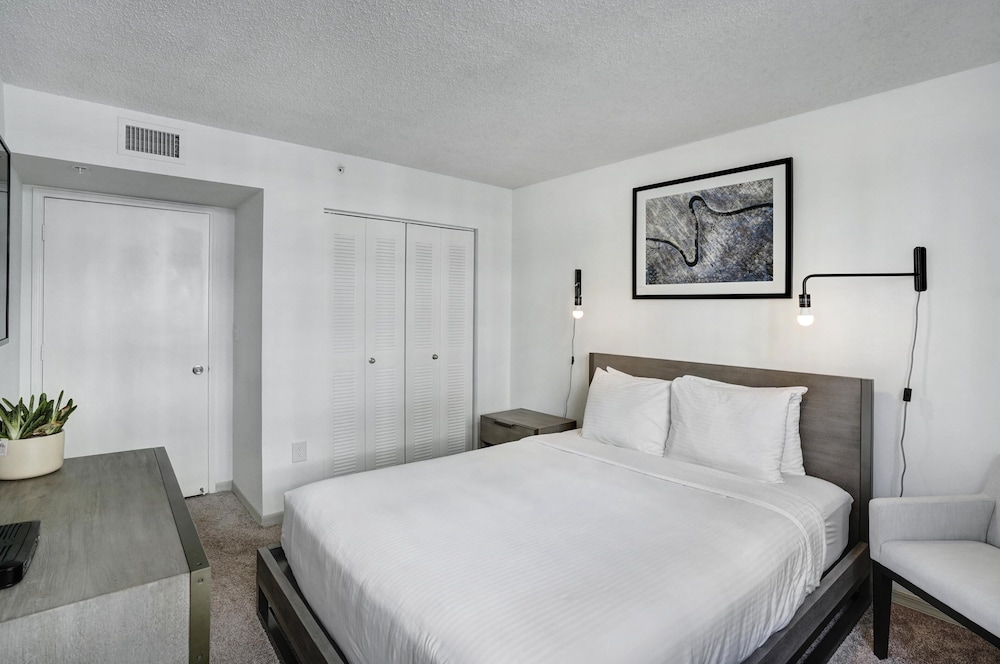 Dharma Home Suites Coral Gables at Gables Grand Plaza, 写真 80