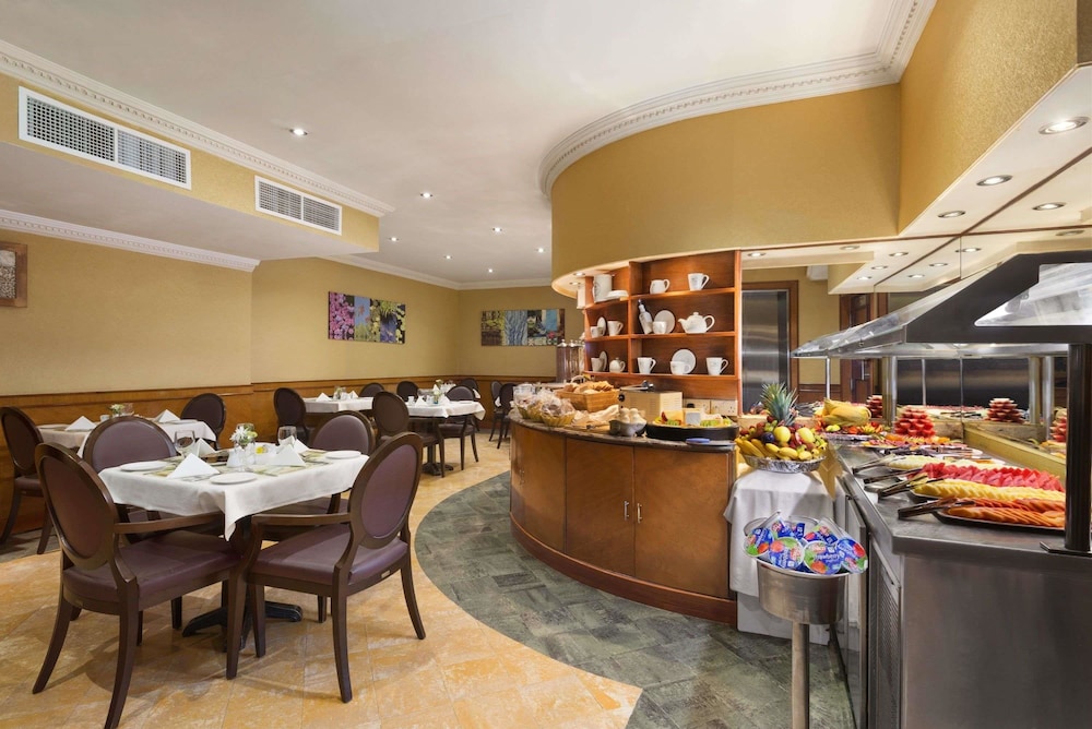 Abu Dhabi Vacations - Howard Johnson by Wyndham Abu Dhabi - Property Image 8
