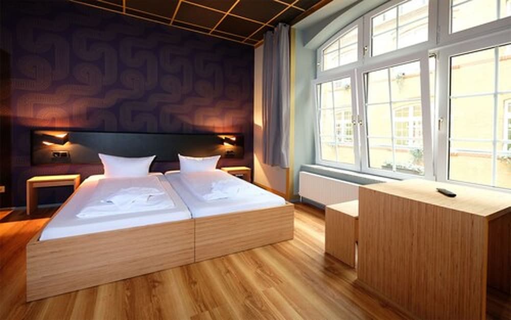 Singer109 Hostel