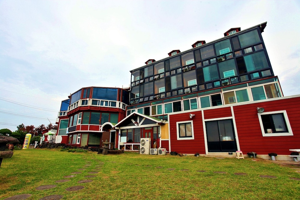 Windmill & Sea Pension