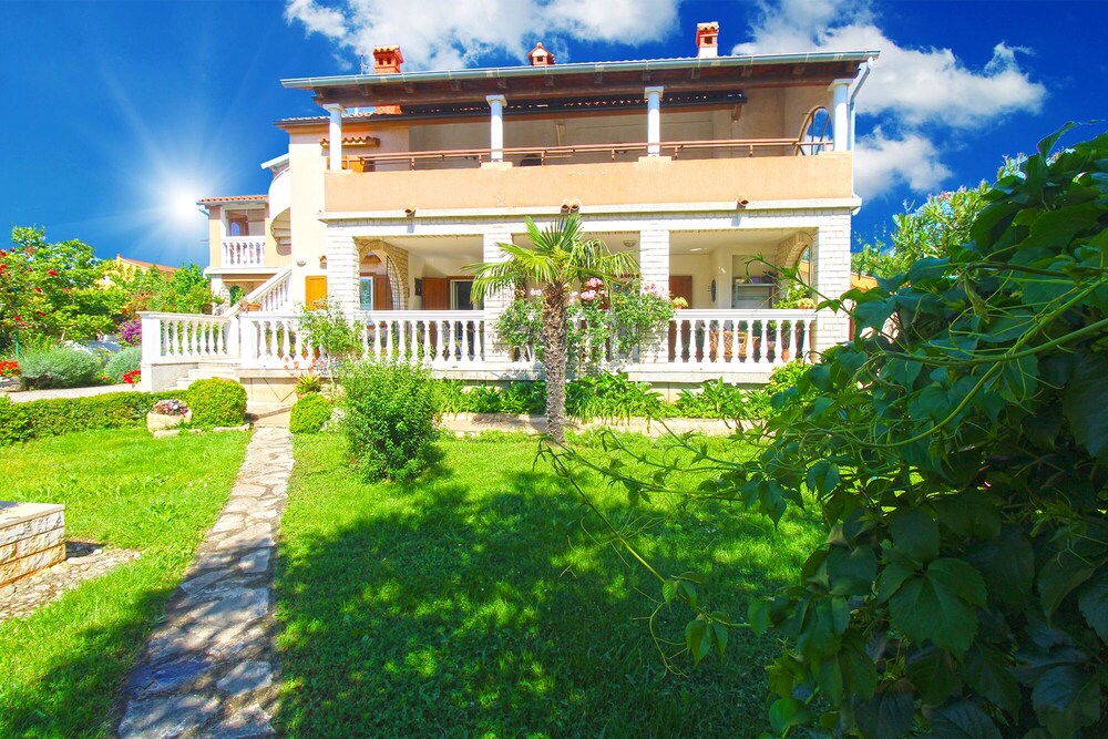 Apartment Mirjana 734