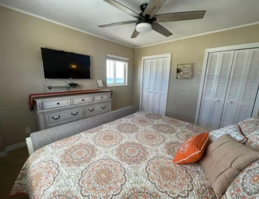 PH 2BED2BATH with Ocean View & Parking