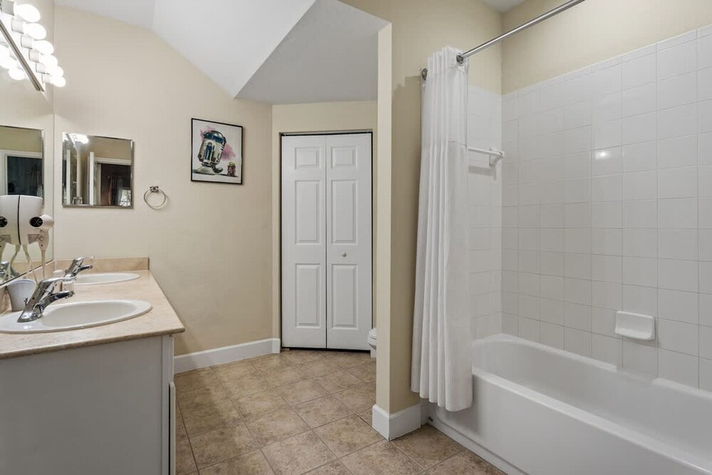 Themed Bedrooms Disney Area 3BR