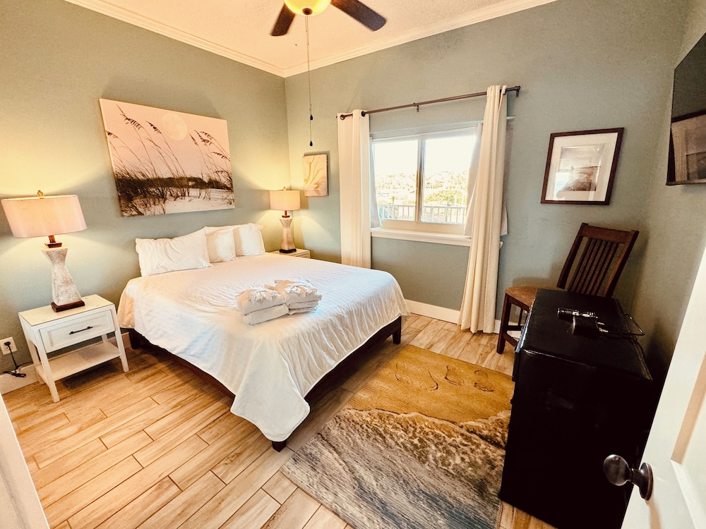 Tops'l Beach Manor by Gibson BR view 5