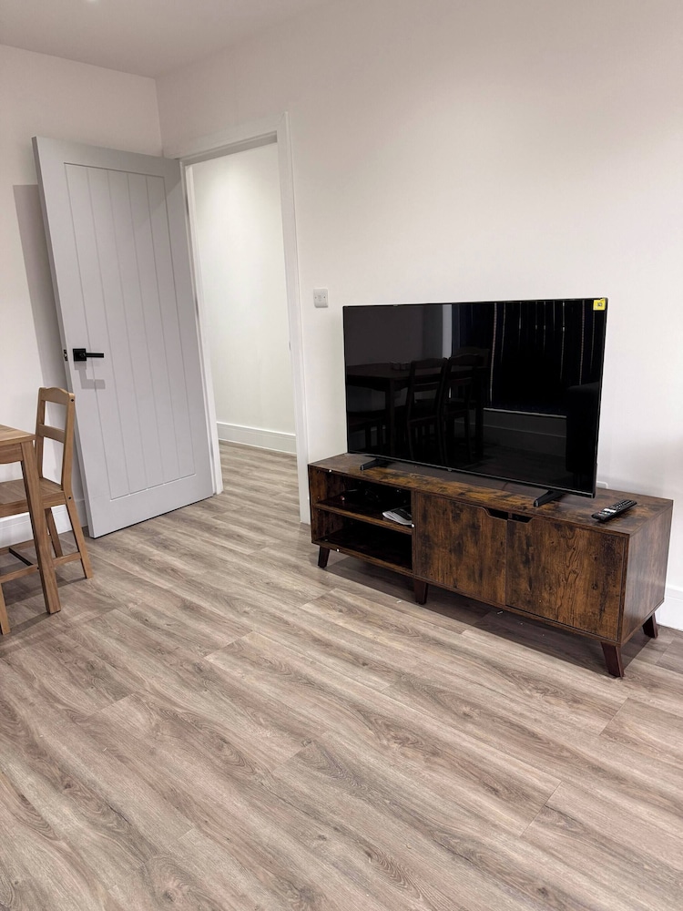 London 1 bed Luxe Flat Ilford Beautiful