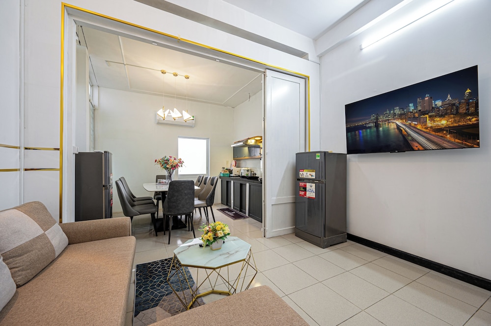 Saigon Central Group Stay