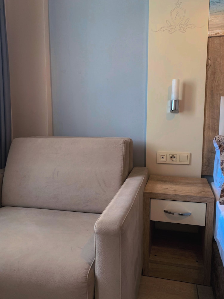 Akkan Beach Hotel - Image 18
