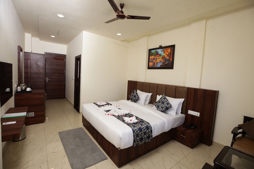 Savanna Retreat By Mystical Views