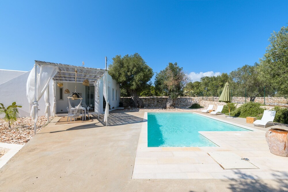 Trullo Chiara con piscina photo 2