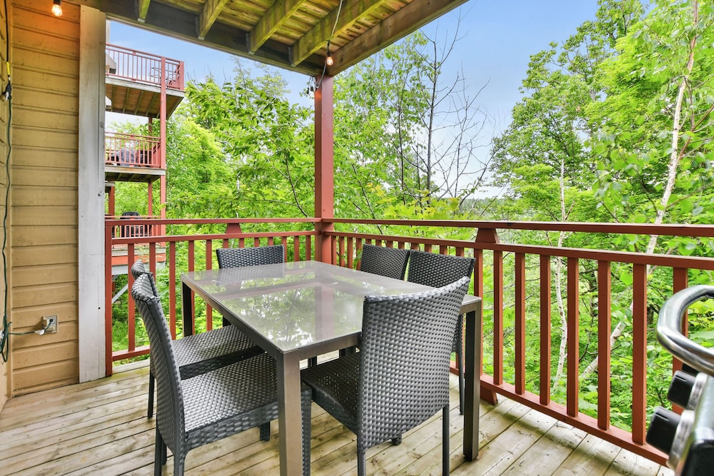 Les Haut Bois Condominiums -RVMT