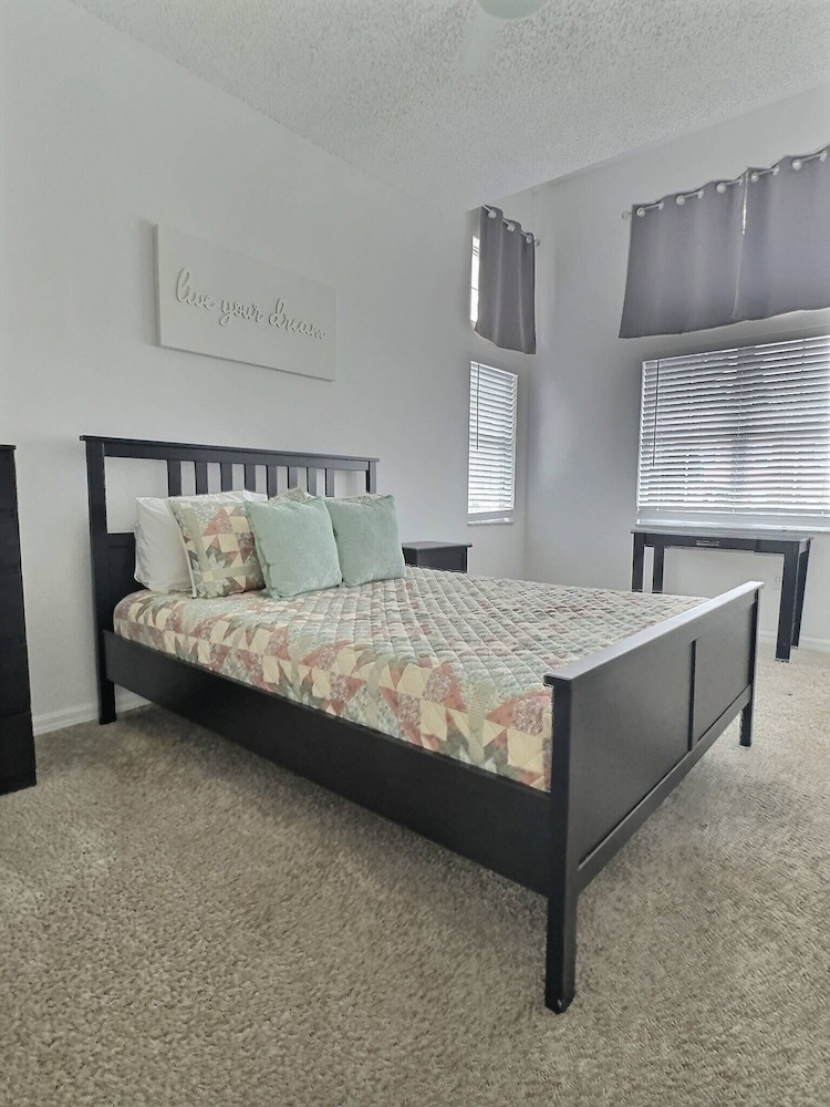 3BR Townhome Lake Berkley - Near Disney