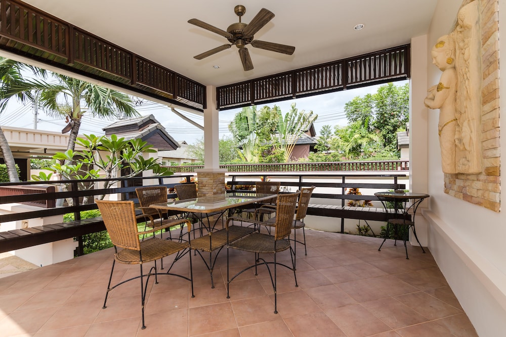 4 Bedroom Private Bali Style Villa HH1