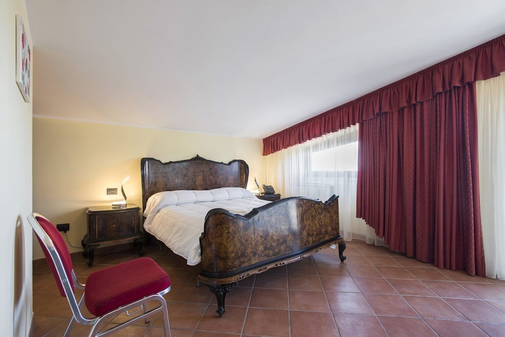 The Life Hotel