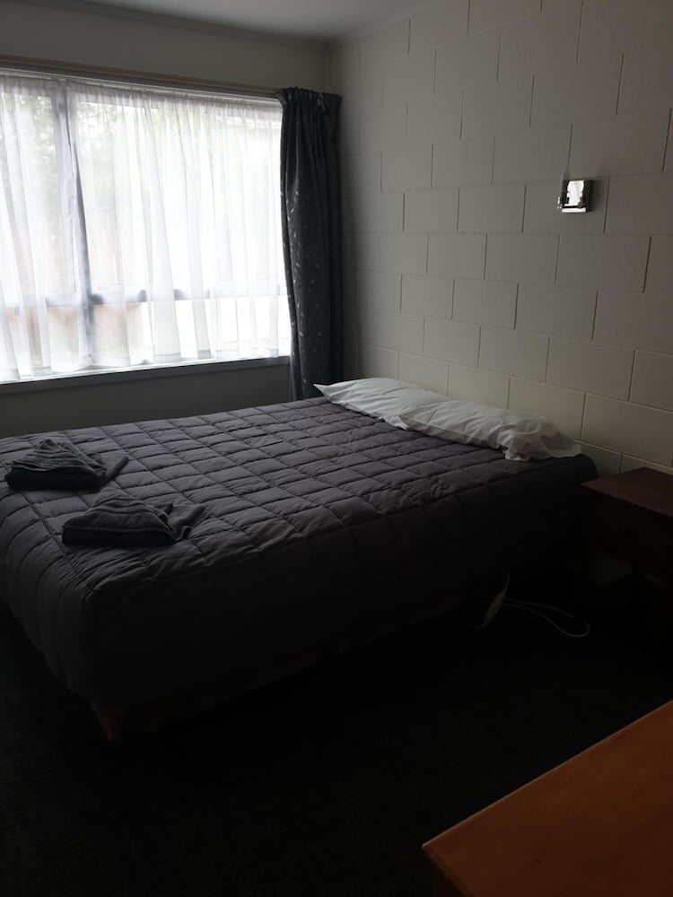 Milton Chalet Motel