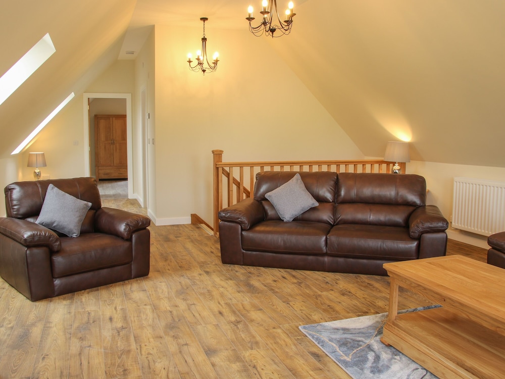 Holly Lodge