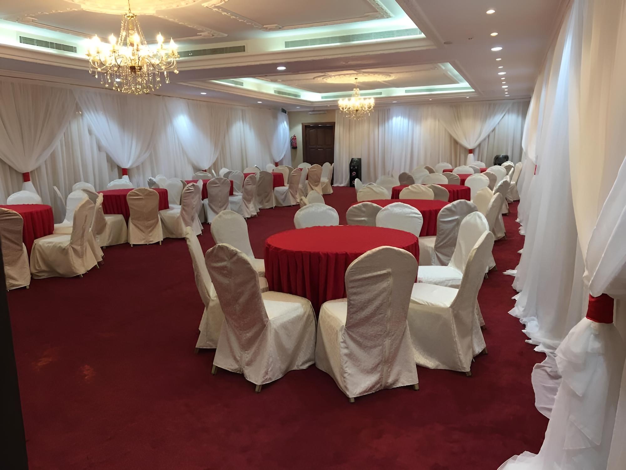 Hayat Radhwa Hotel