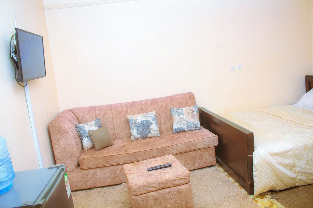Airport Transit Studio Apartments