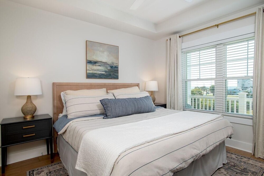 Salty Dalty & Three Buoys 3 Bedroom Townhouse