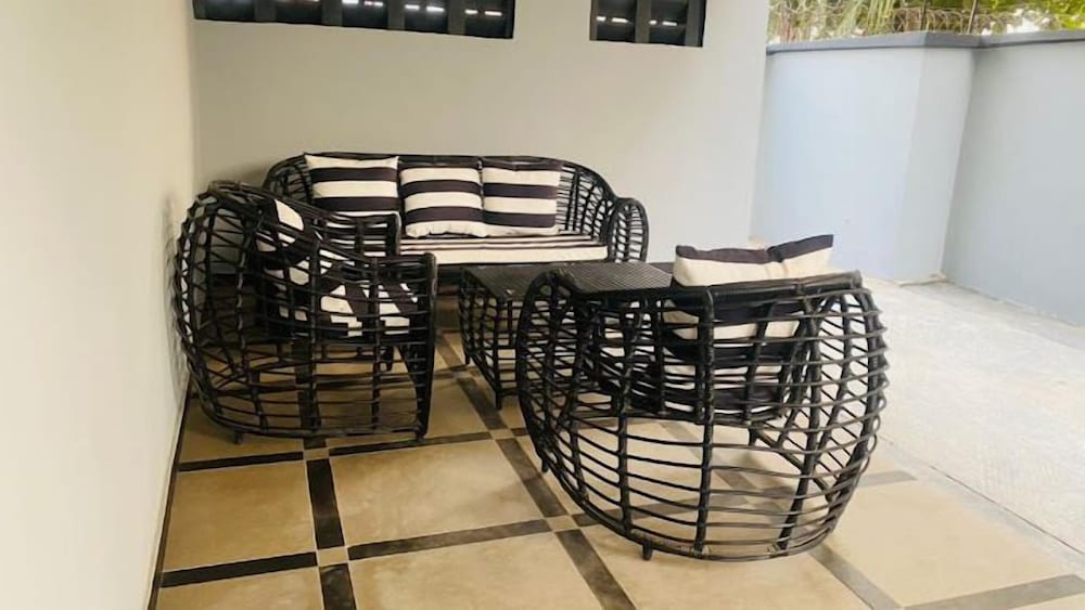 LV 21 APARTMENT