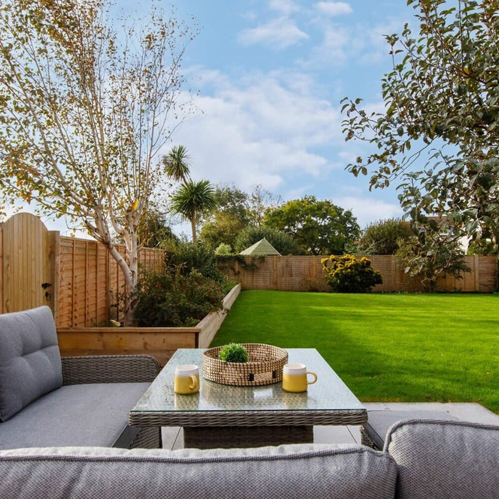 Coastal Retreat for 8 With Hot Tub - Walk to Beach view 5