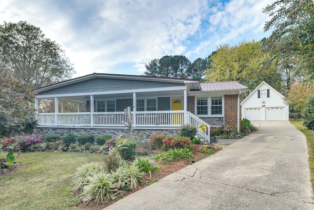 4 Mi to Falls Lake: Dog-friendly Wake Forest Home