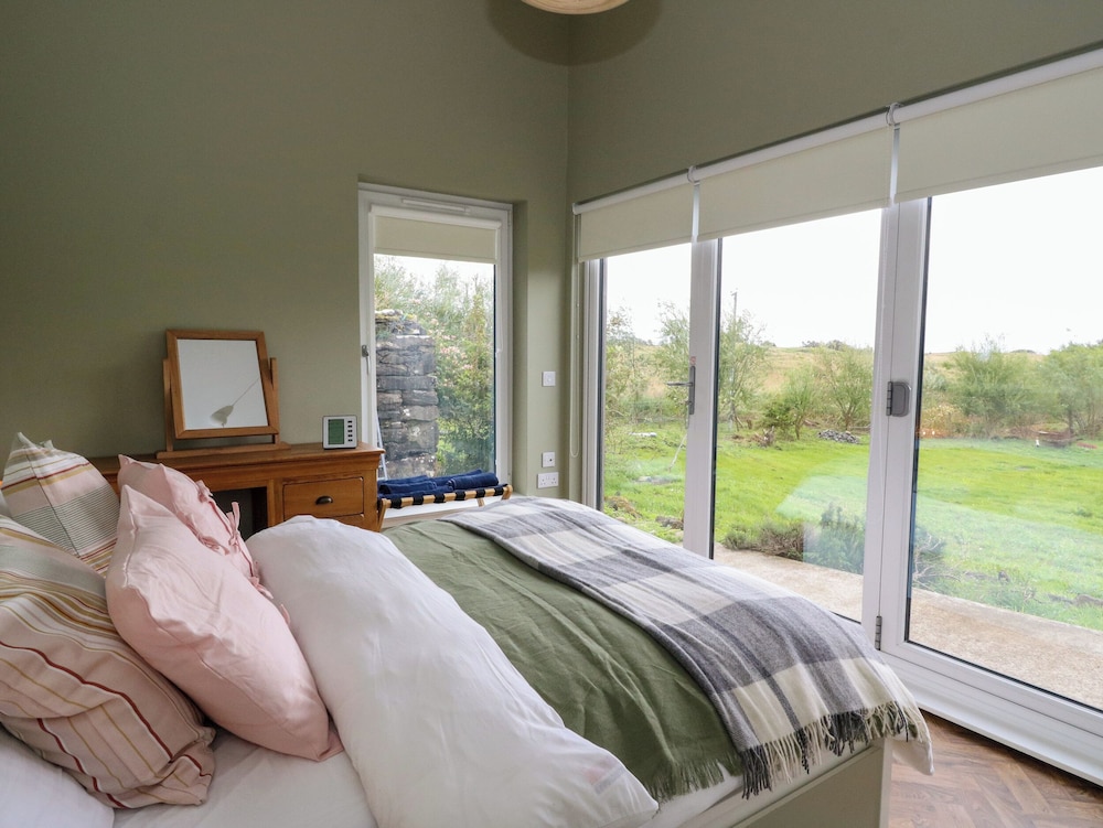 Tirlaggan House
