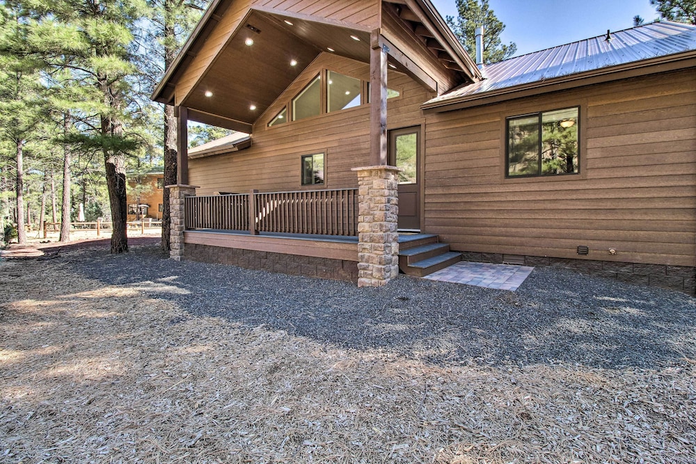 Pet-friendly Show Low Cabin: Near Hiking! view 4